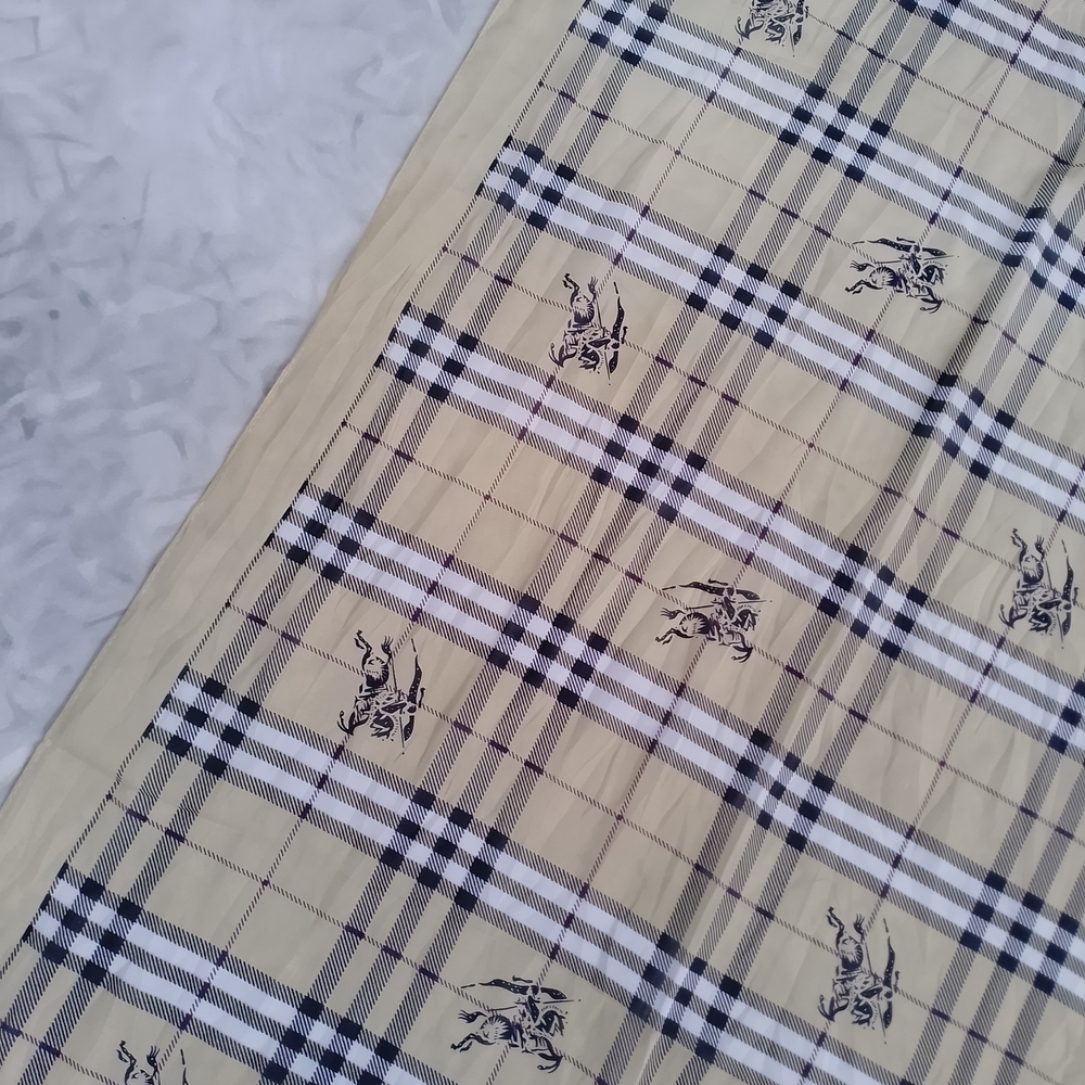 Burberry London Plaid Scarf Classic Nova Check 60” Designer Scarf - Picture 5 of 13